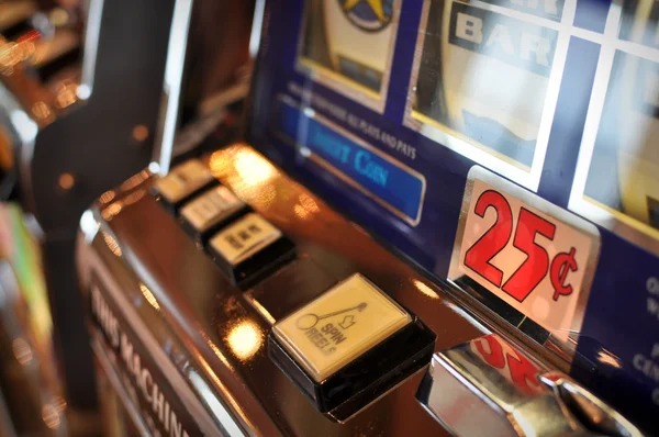 tanjung 899 From tables to slot-feature rooms